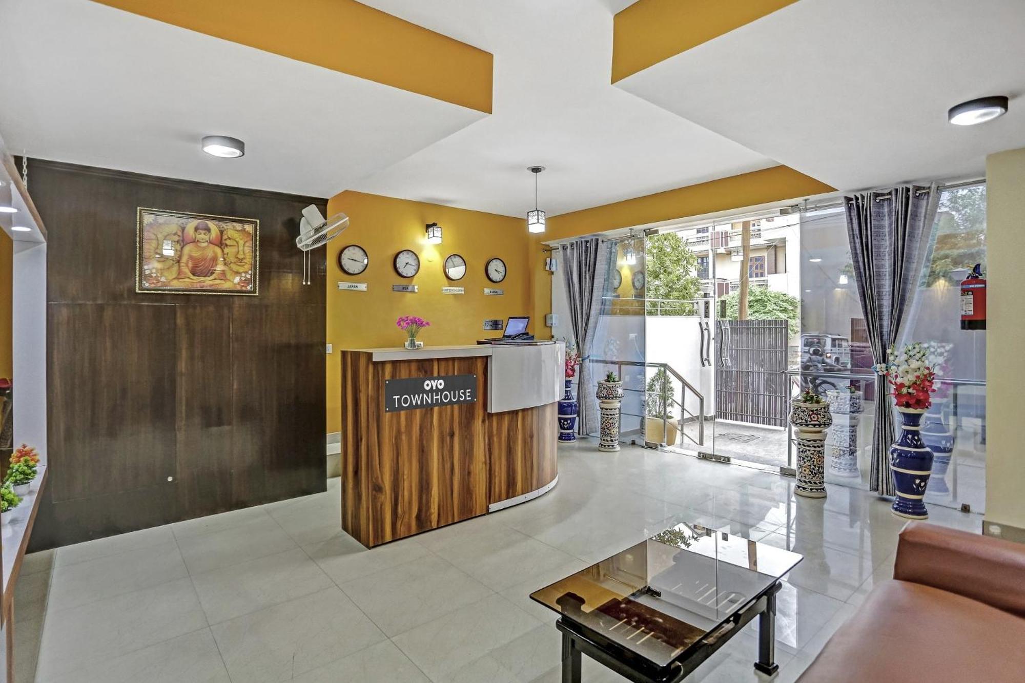 Townhouse Rumaisa Indirapuram Exterior photo