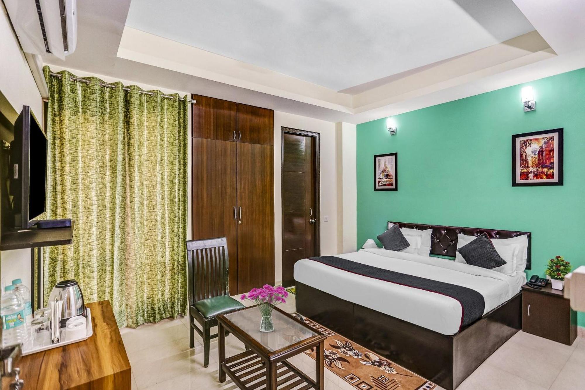 Townhouse Rumaisa Indirapuram Exterior photo