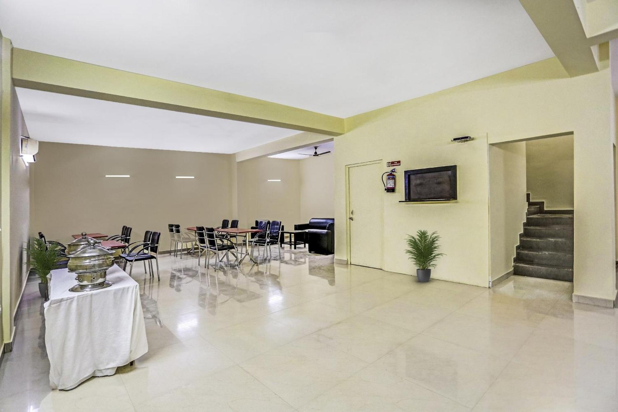 Townhouse Rumaisa Indirapuram Exterior photo