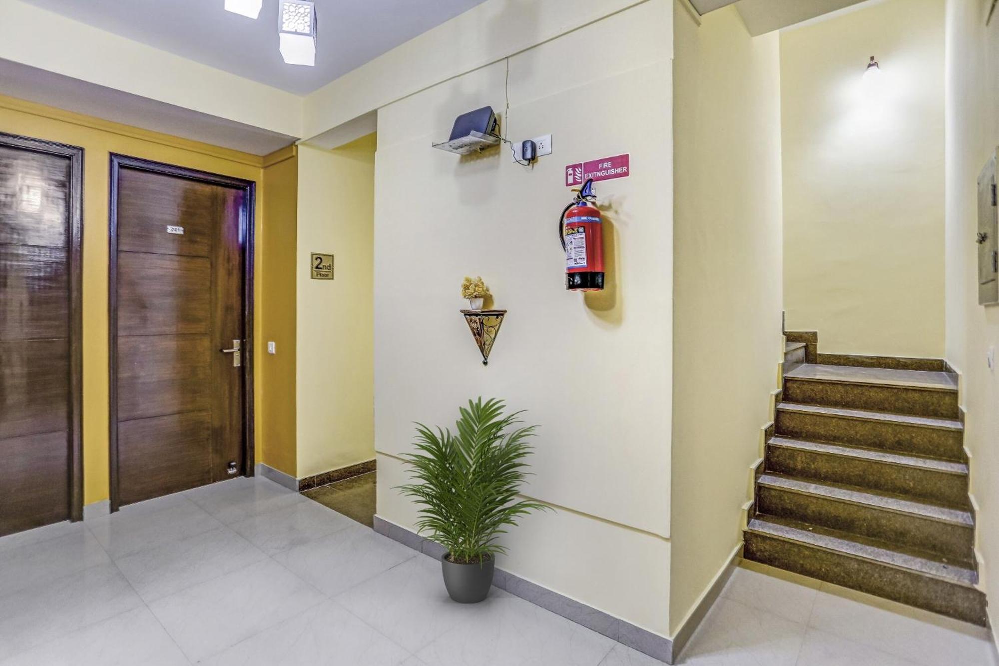 Townhouse Rumaisa Indirapuram Exterior photo