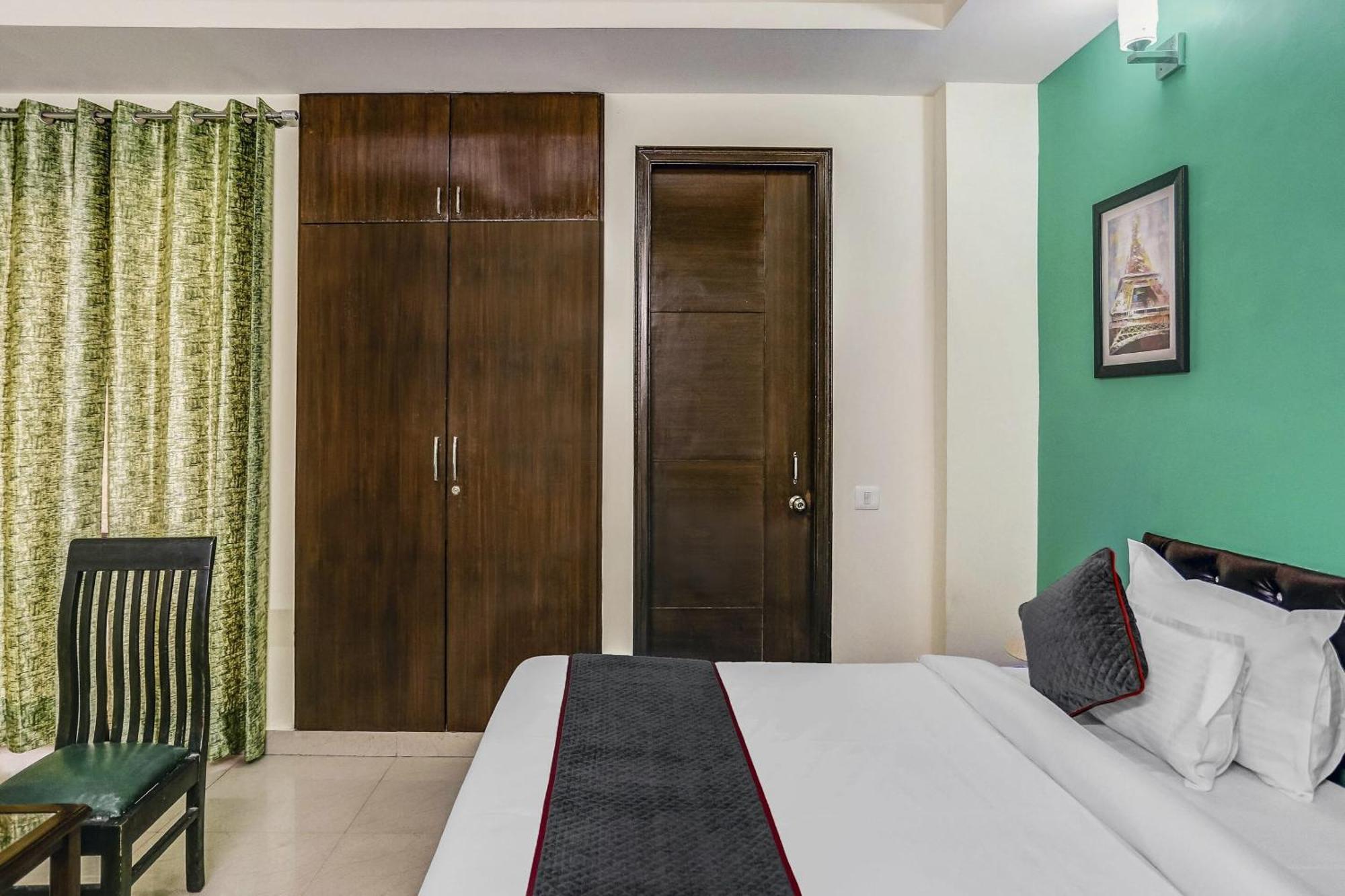 Townhouse Rumaisa Indirapuram Exterior photo